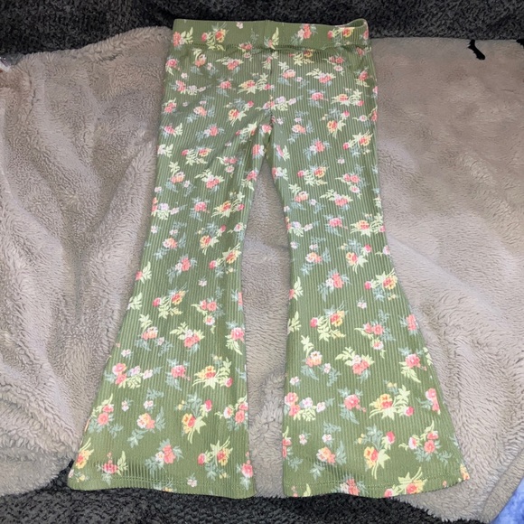 🎉4 for $20 btween Olive Green Floral Matching Set, size 6 - Picture 7 of 9